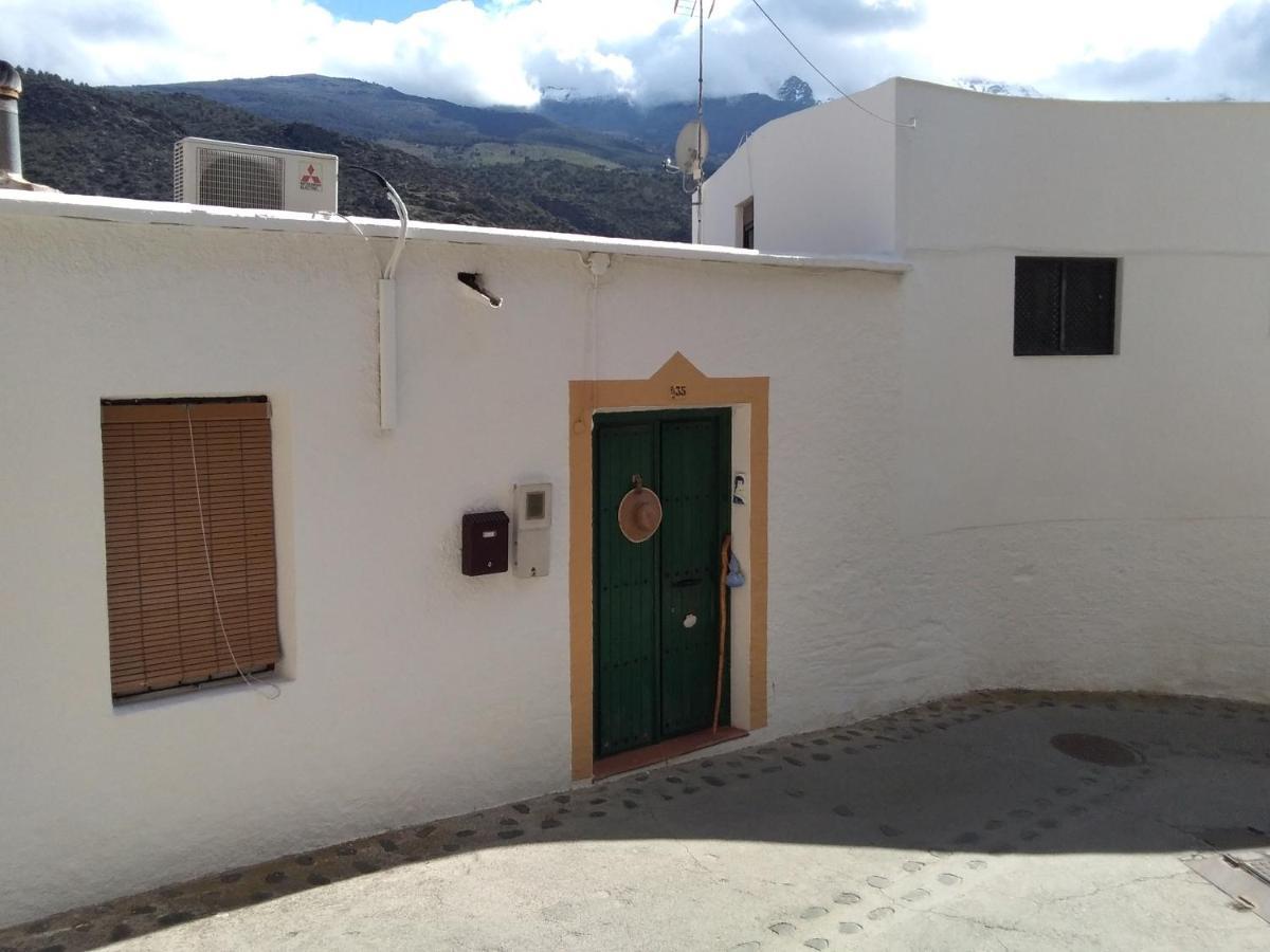La Flecha Hostel Abrucena Екстериор снимка